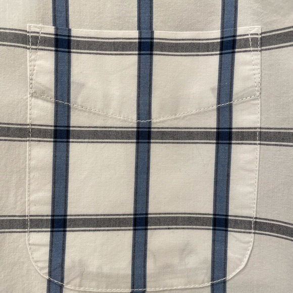 American Eagle Outfitters Plaid Poplin Button Down Shirt - Picture 4 of 10